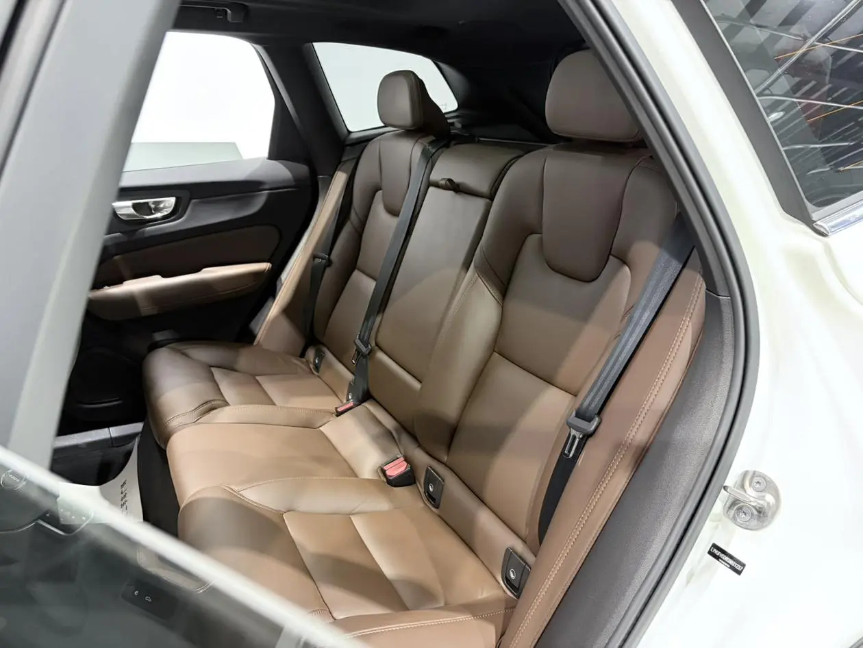 Volvo Volvo XC60 PHEV T8 four-wheel drive long battery life Zhiya Deluxe Edition