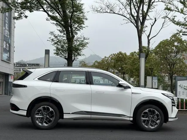 Changan Changan CS75 PLUS The fourth generation 1.5T new Blue Whale smart flagship