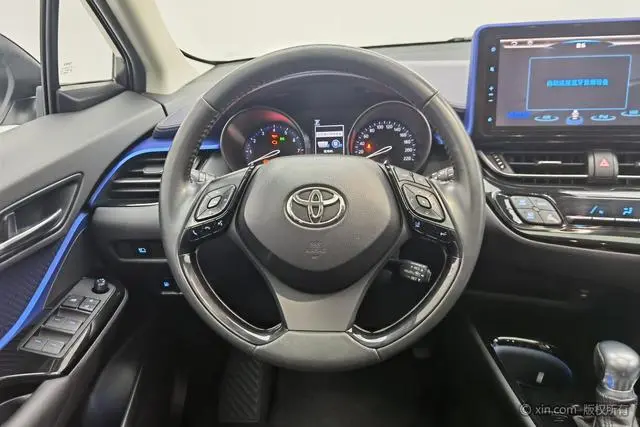 TOYOTA Toyota C-HR 2.0L Luxury Sunroof version Country VI