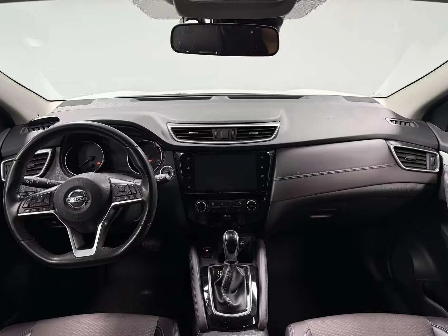 Nissan Qashqai 2.0L CVT Deluxe Edition