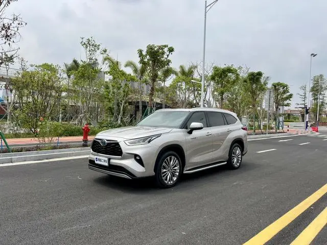 TOYOTA Highlander Dual-engine 2.5L four-wheel drive Extreme edition 7-seater