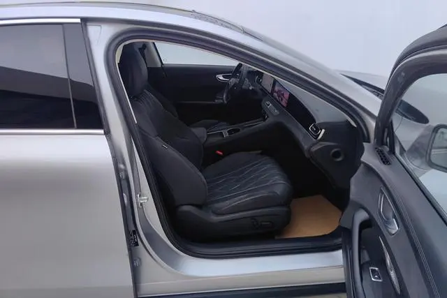 Roewe Roewe D7 DMH 125 Ultimate Edition