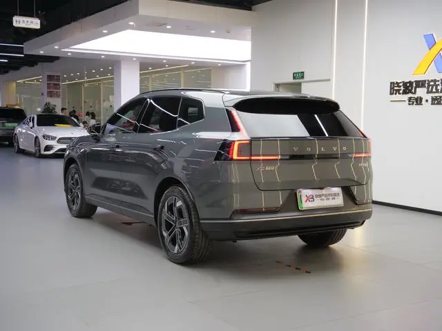 Volvo Volvo XC70 Two-wheel drive long battery life Core