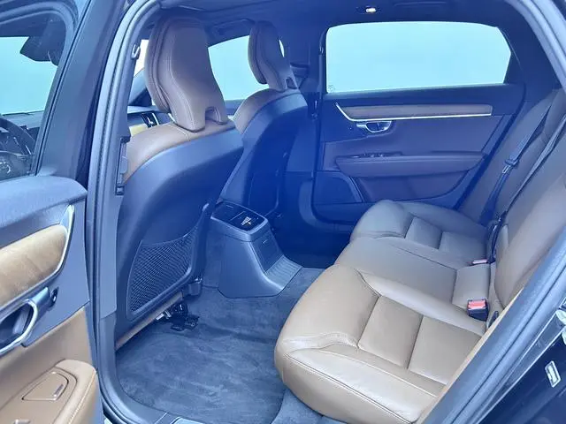 Volvo Volvo S90 PHEV T8 four-wheel drive long battery life Zhiyi Deluxe Edition