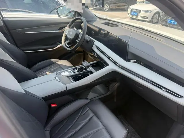 Changan Changan CS75 PLUS The third-generation Champion Version 2.0T automatic smart driving engine type