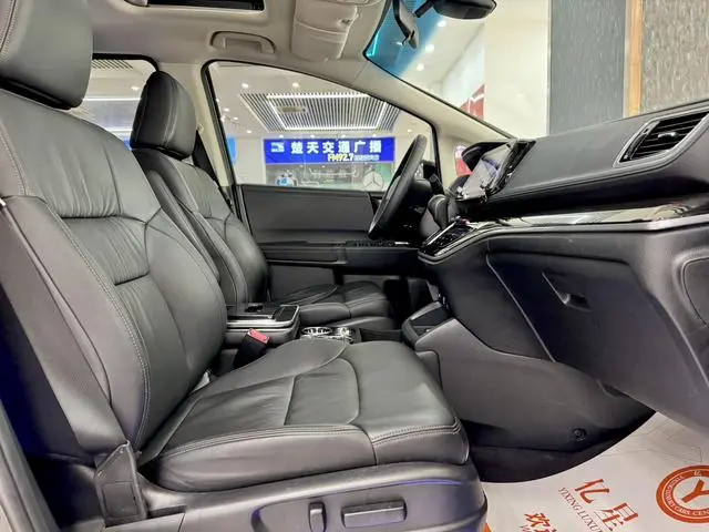 Honda Odyssey 2.0L Sharp*Exclusive Edition