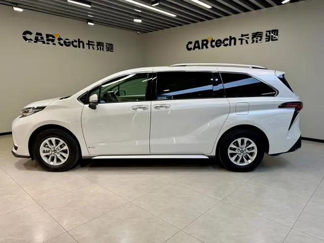 TOYOTA Grevia Smart electric hybrid dual engine 2.5L two-wheel drive comfort version