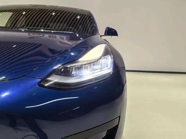 Tesla Model 3 Upgraded version of standard battery life rear drive
