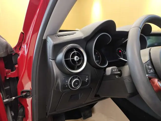 Alfa Romeo Stelvio 2.0T 200HP Elite Edition
