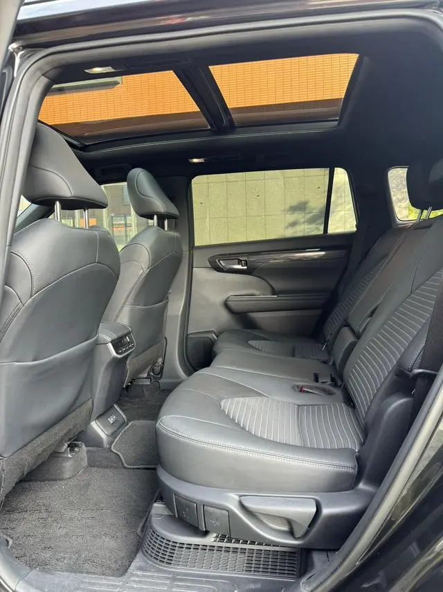 TOYOTA Crown Lufang 2.5L HEV four-wheel drive Premium Edition
