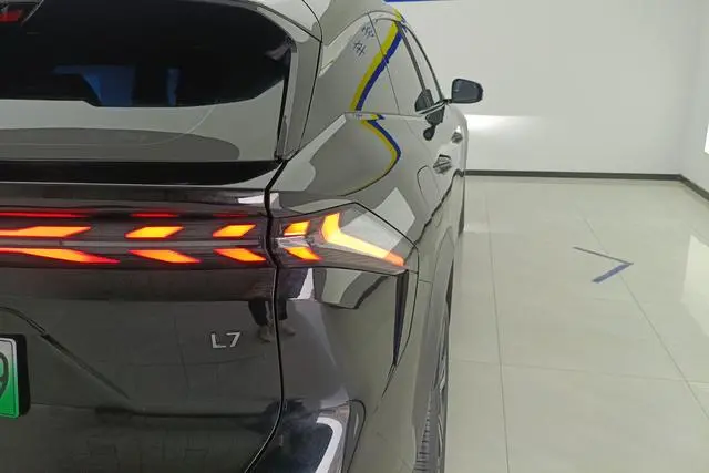 Geely Galaxy Galaxy L7 1.5T DHT 115km MAX