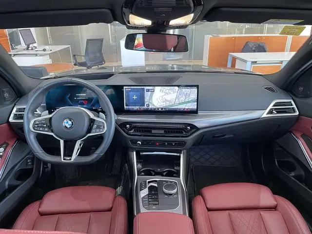 BMW BMW 3 Series 330Li Exclusive M Sports Yao Ye Suit