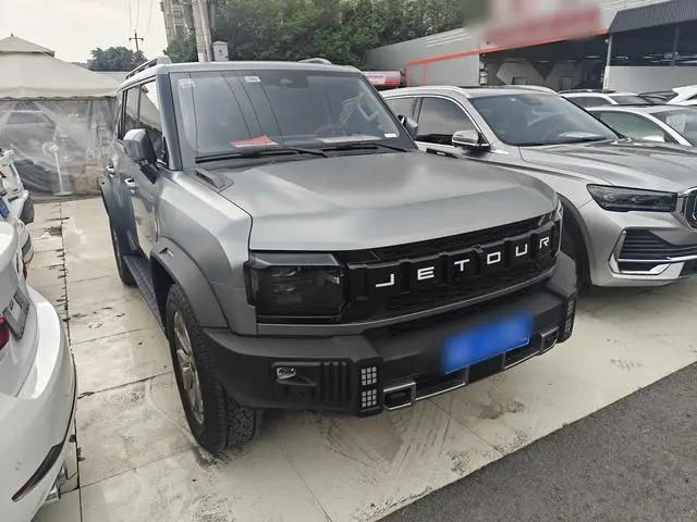 Chery Jetour Jet Traveler 2.0TD four-wheel drive through