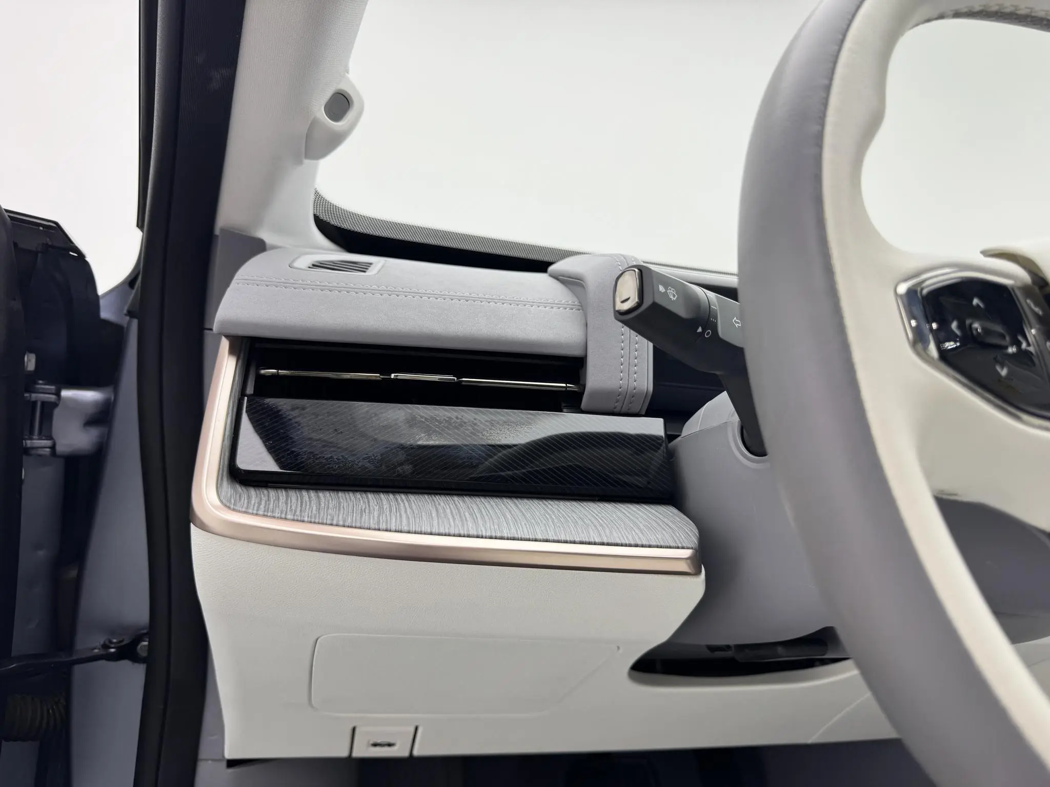 Dongfeng eπ eπ007 Pure electric 540 four-wheel drive Max version