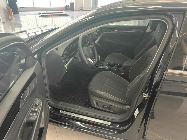 Volkswagen Passat Outstanding 380TSI Starry Sky Dragon Edition