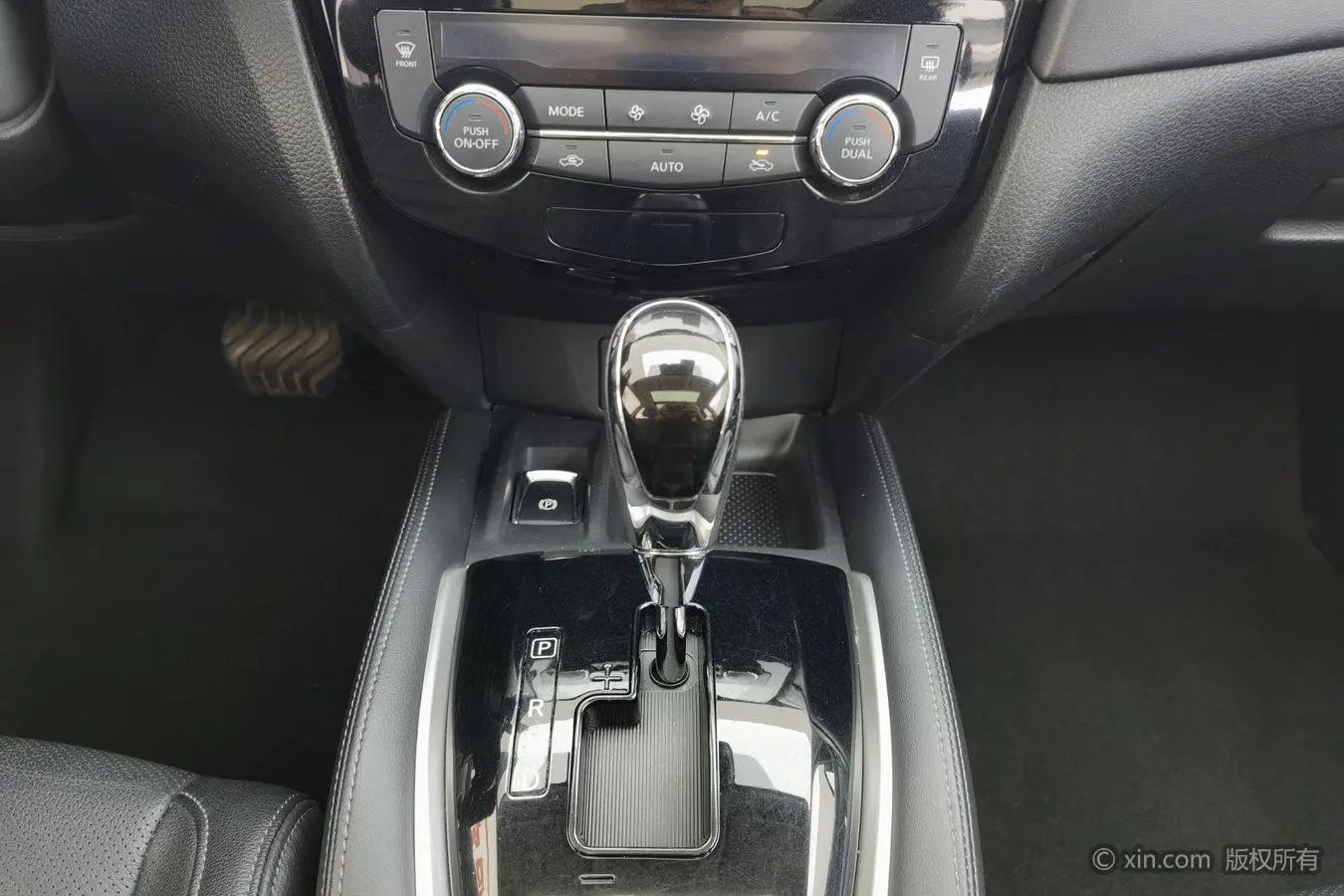 Nissan Qijun 2.0L two-wheel drive Zhilian Comfort Edition