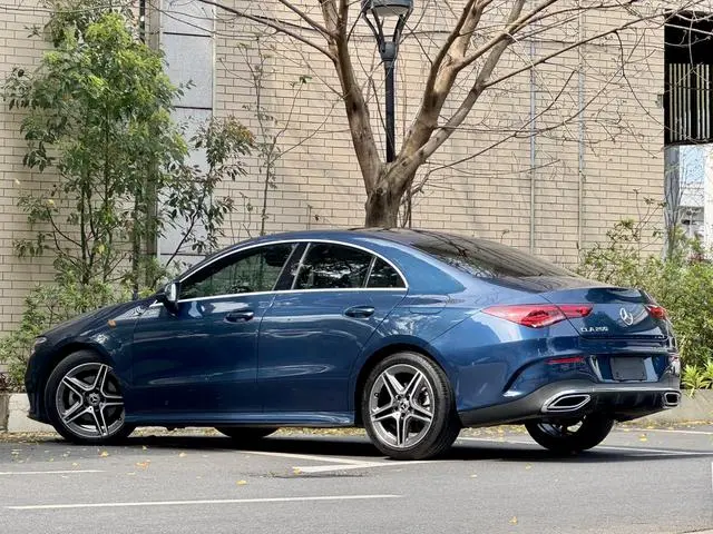 Mercedes-Benz Mercedes-Benz CLA CLA 200 four-door coupe