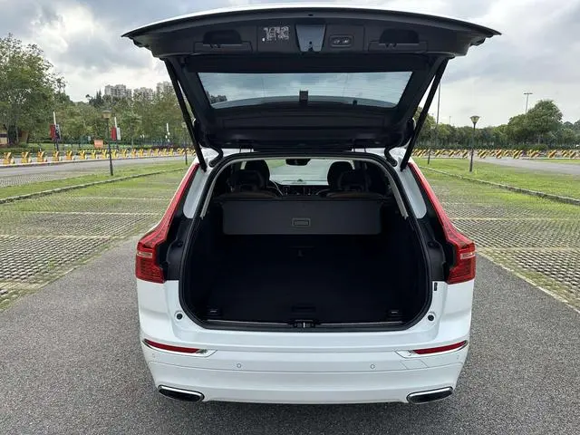 Volvo Volvo XC60 PHEV T8 E-drive Hybrid Zhizun Deluxe Edition Country V