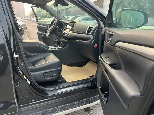 TOYOTA Highlander 2.0T four-wheel drive deluxe edition 7-seater Country V