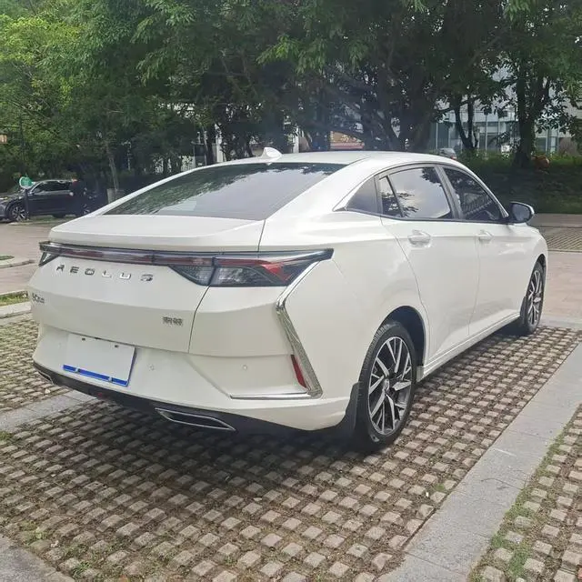 Dongfeng Fengshen Yi Hyun 230T automatic dazzling version