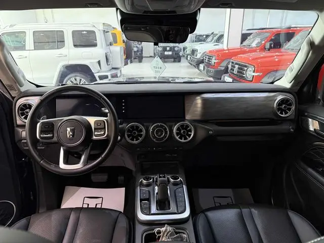 Tank Tank 300 2.0T Conqueror