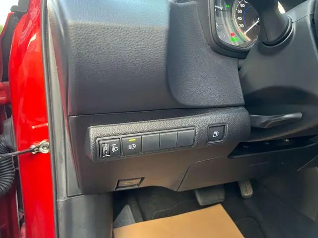 TOYOTA Lei Ling Dual engine 1.8H E-CVT sports version