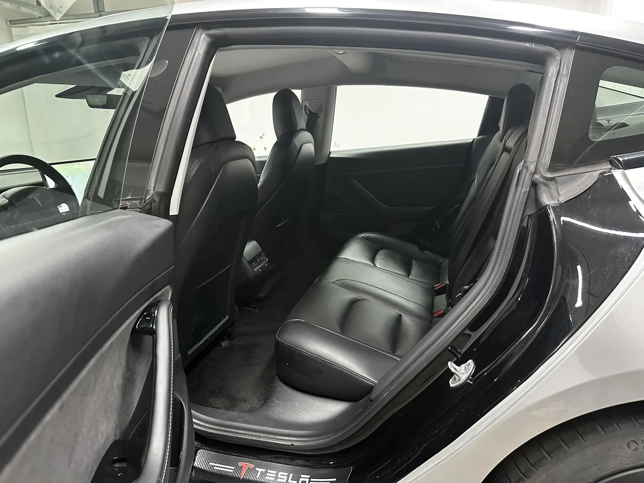 Tesla Model 3 Upgraded version of standard battery life rear drive