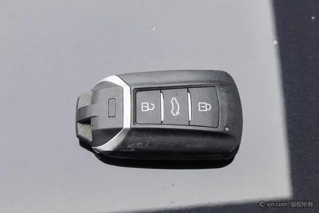 Dongfeng Fengshen Dongfeng Fengshen AX7 PRO 1.6T Automatic Smart Version