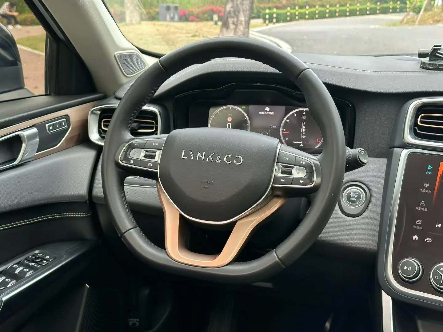 LYNK & CO Lynk 01 2.0T two-wheel drive Pro version country VI