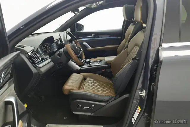 BYD Tang DM DM 2.0T four-wheel drive high-performance version of the Genesis flagship