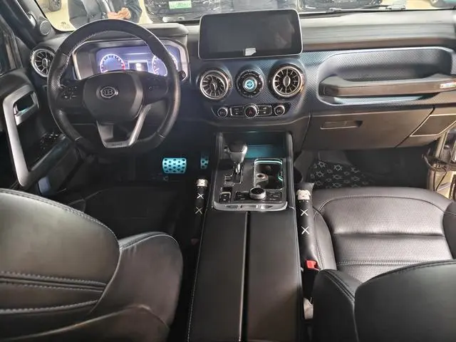 Beijing Beijing off-road BJ40 2.3T automatic four-wheel drive City Hunter Edition exclusive Country VI