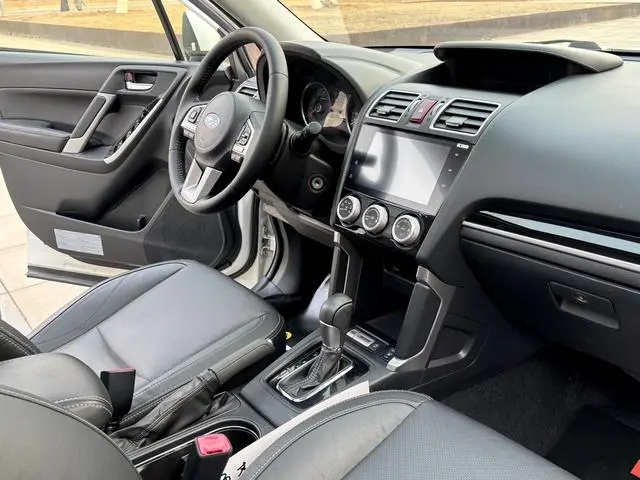 Subaru FORESTER Forester 2.0i Fashion Navigation Version