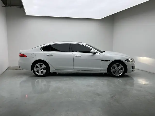 Jaguar Jaguar XFL 2.0T P200 two-wheel drive Elite Edition