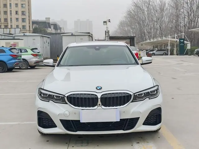 BMW BMW 3 Series Facelift 325Li M sports suit