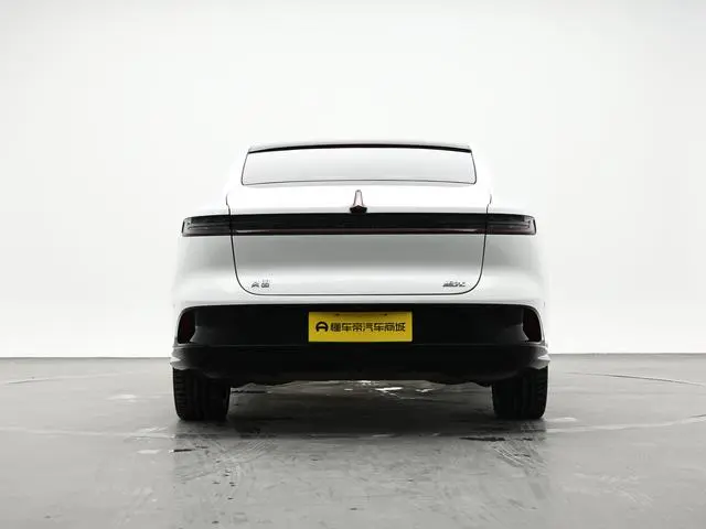 VOYAH Lantu chasing light PHEV Ultra-long battery life, four-wheel drive ultimate edition
