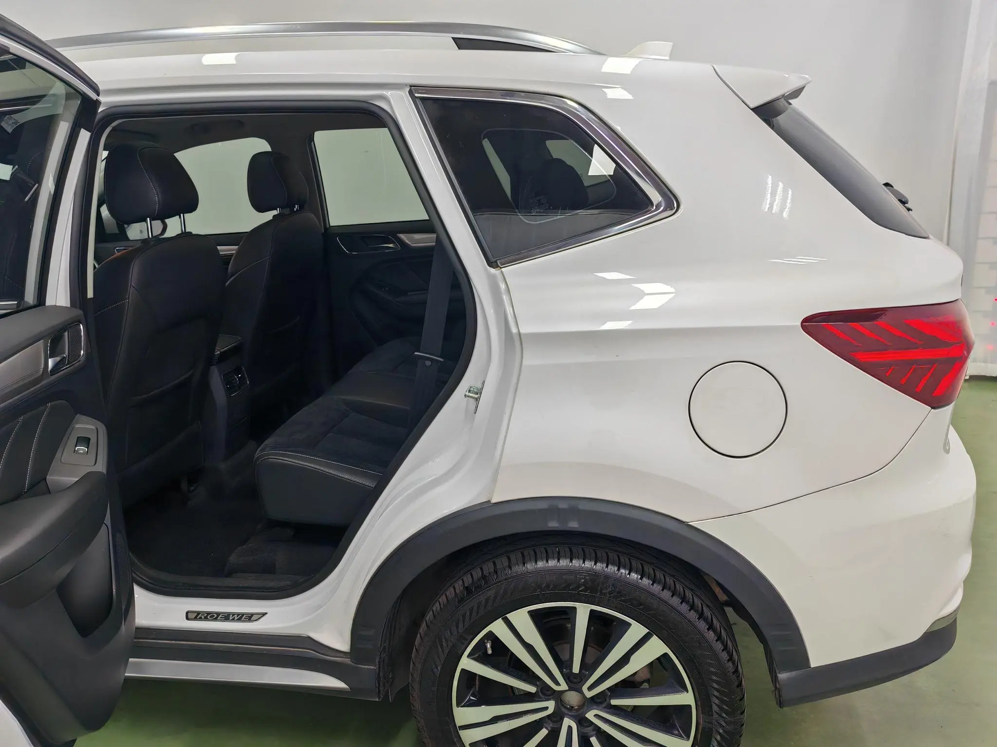 Roewe Roewe eRX5 50T Hybrid Interconnection Premium Ultimate Edition