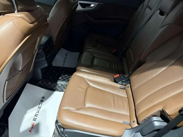 Audi Audi Q7 40 TFSI S line sporty
