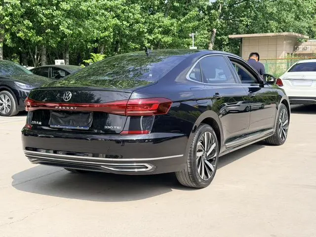 Volkswagen Passat 330TSI Elite Edition