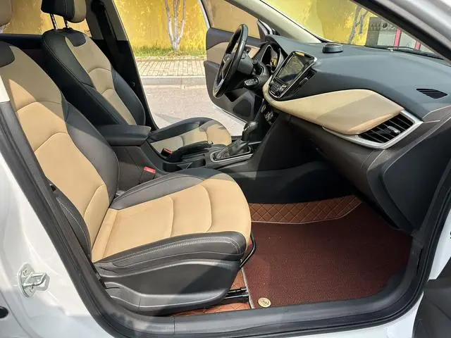 Chevrolet Cruze 320 automatic Enjoy Skylight version