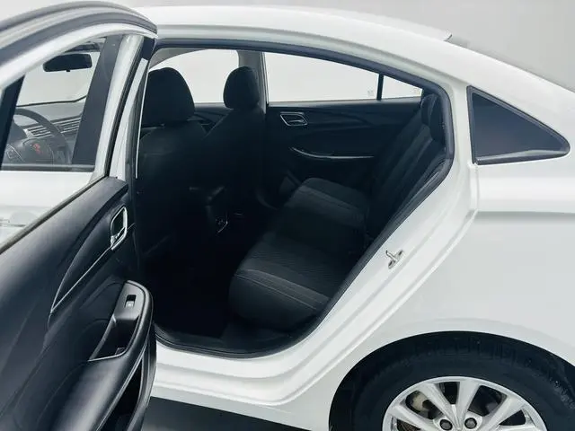 Roewe Roewe i5 1.5L manual 4G Interconnection Linghao Edition Country VI