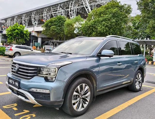 GAC Trumpchi GS8 320T two-wheel drive premium edition 7 seats