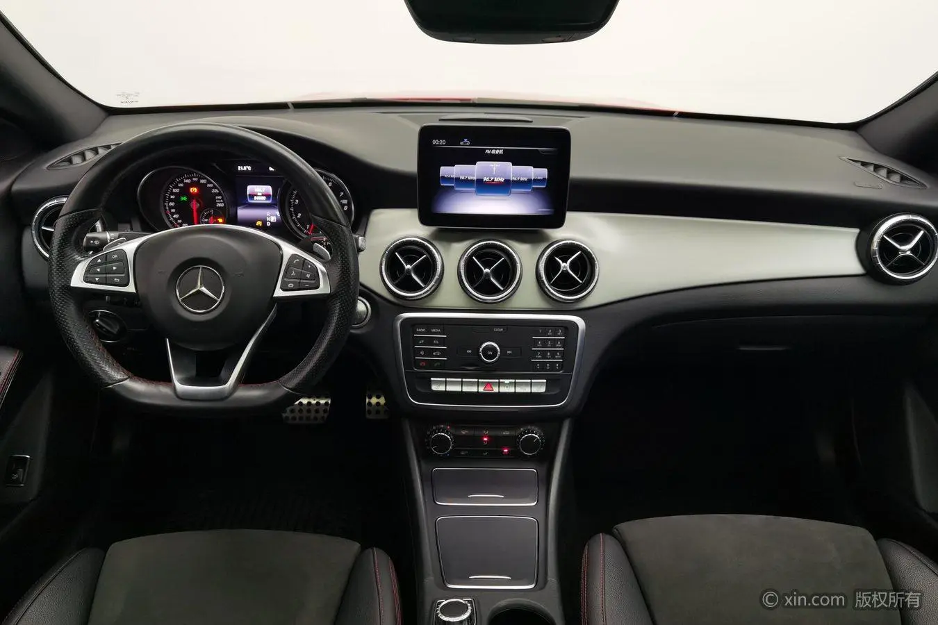 Mercedes-Benz Mercedes-Benz CLA CLA 220 4MATIC