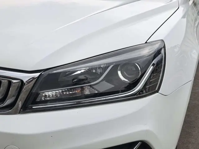 Geely Emgrand Leading version 1.5L CVT luxury Country VI