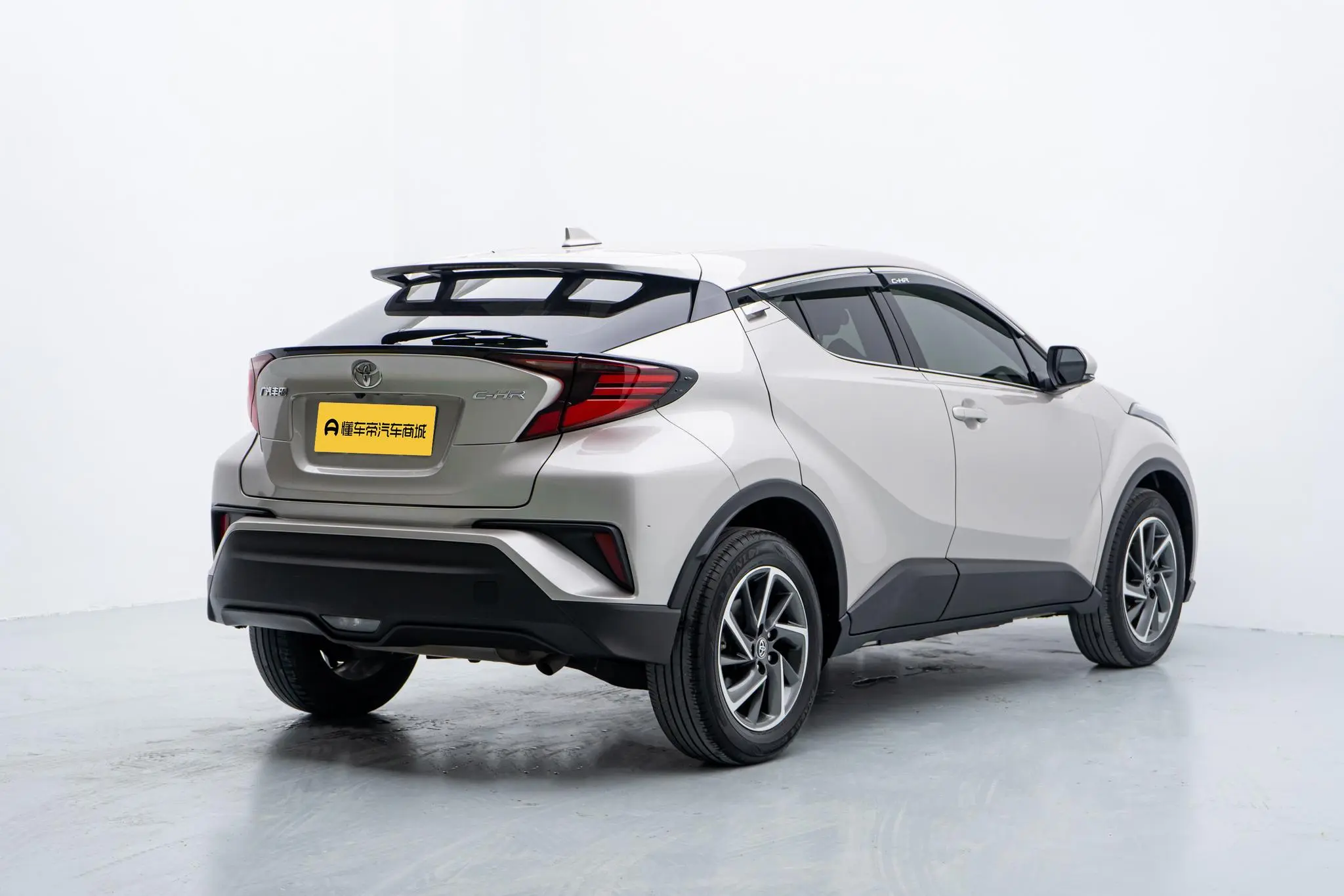 TOYOTA Toyota C-HR 2.0L Deluxe Edition