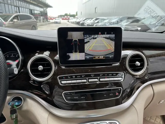 Mercedes-Benz Mercedes-Benz V-class V 260 L Premium Extended Version