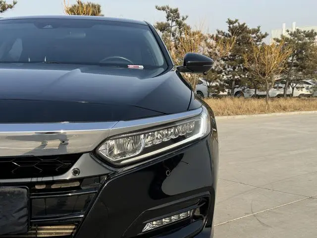 Honda Accord 260TURBO Deluxe Edition Country VI
