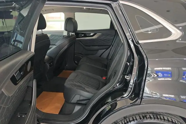 Hongqi Hongqi HS5 Facelift 2.0T Zhilian Flag Enjoy Edition