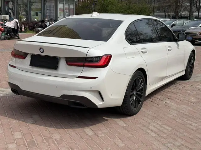 BMW BMW 3 Series Facelift 325Li M sports suit