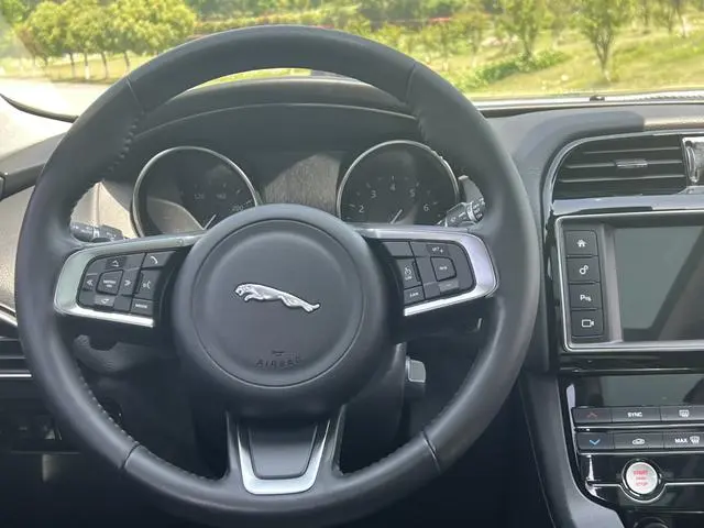 Jaguar Jaguar F-PACE 2.0T four-wheel drive Urban Exclusive Edition