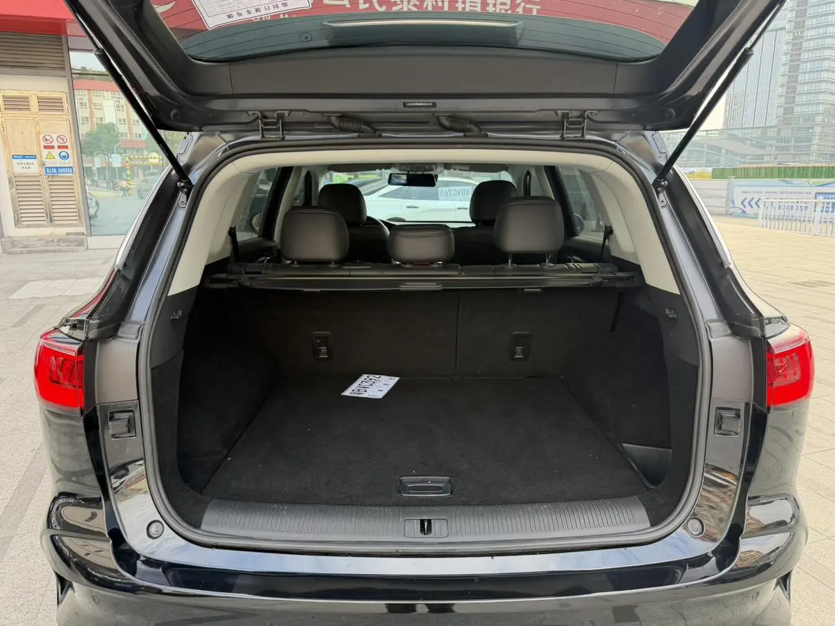 Roewe Roewe RX5 MAX Supreme Series 400TGI Automatic Smart Cockpit Premium Edition